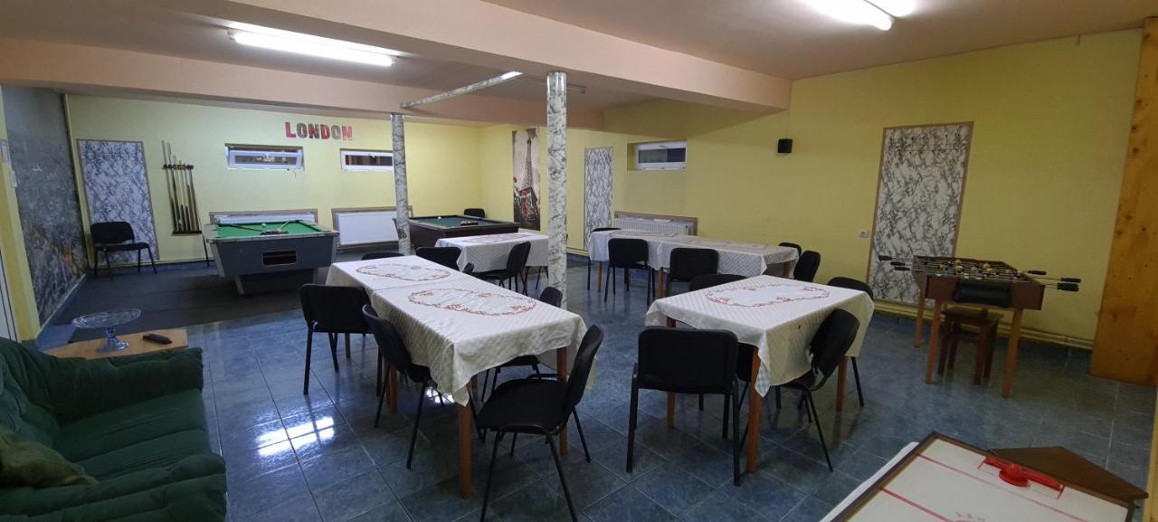 Pensiunea Aurora - Great Hostel 보이네아사 외부 사진